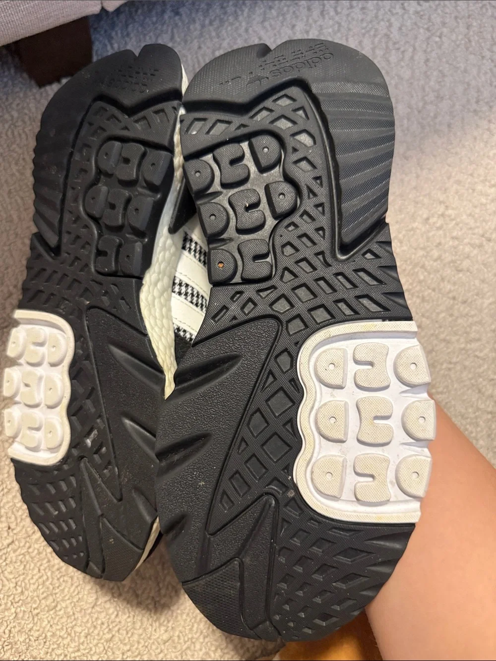 Men’s Size 8 Adidas Black & White Patterned Sneakers